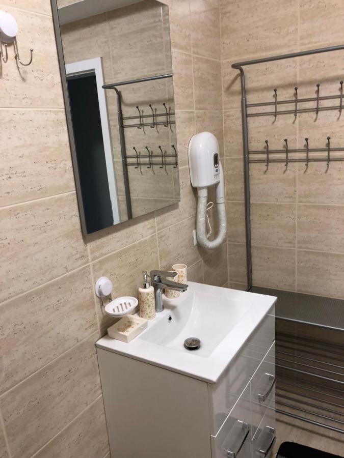 Aleria De Piatra Aparthotel Piatra Neamt Ngoại thất bức ảnh