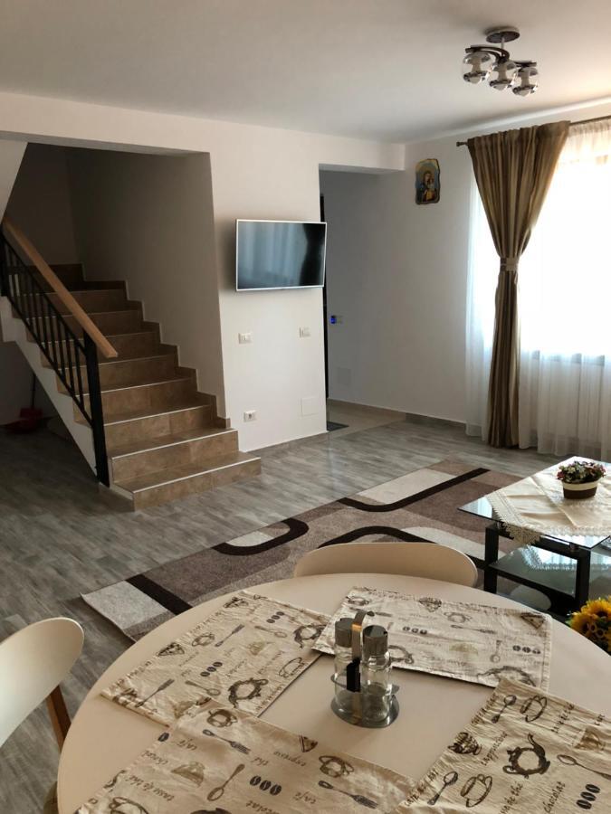 Aleria De Piatra Aparthotel Piatra Neamt Ngoại thất bức ảnh